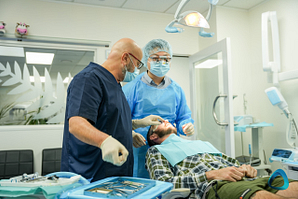 Live Patient Implant Mini Residency - Surgery iDD