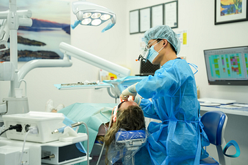 Live Patient Implant Mini Residency - Surgery iDD