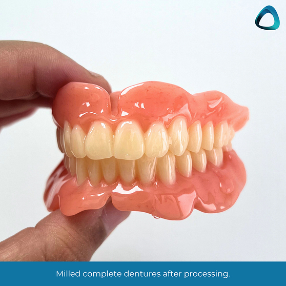 idd-digital-dentures-blog-clinical-case-milled-dentures-cadcam-polished-complete