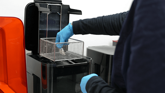 idd-3d-printed-surgical-guides-workflow-post-processing-ipa-bath-form-wash-formlabs