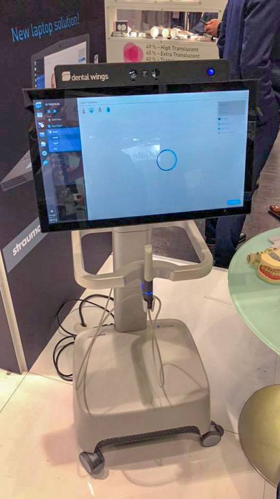 IDS-2019-Day3-Dental-Wings-Virtuo-Vivo-scanner-stand