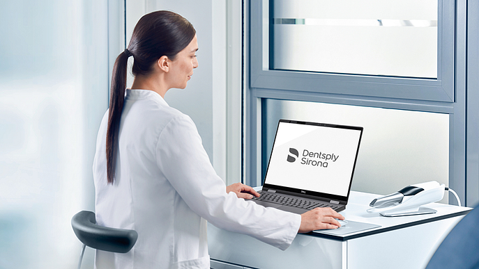 dentsply-sirona-ds-core-platform-laptop-digital-dentistry-decoded-podcast-episode-1-max-milz-idd-institute-of-digital-dentistry-blog