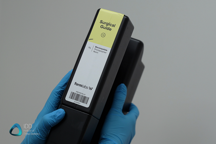 idd-3d-printed-surgical-guides-workflow-formlabs-resin-cartridge