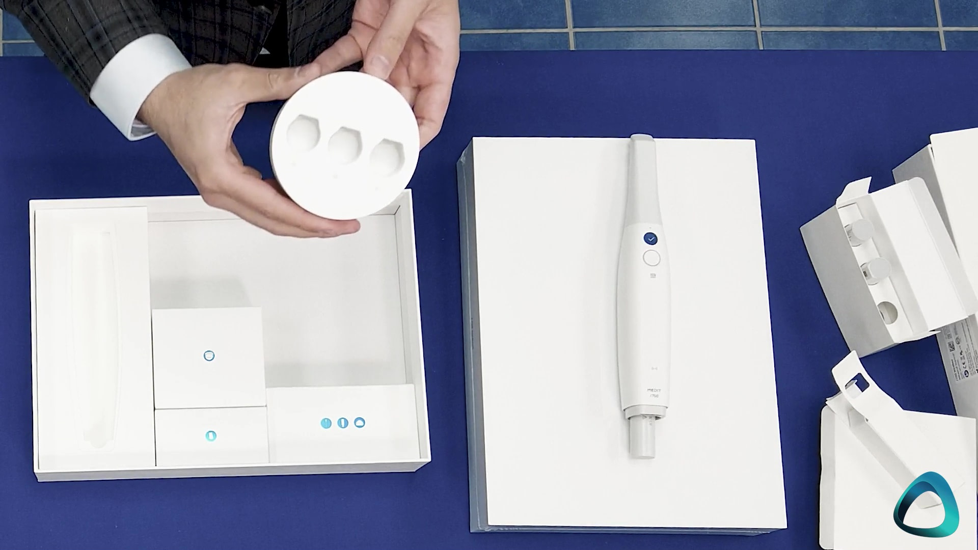 medit-i700-wireless-charging-station medit-i700-wireless-charging-station