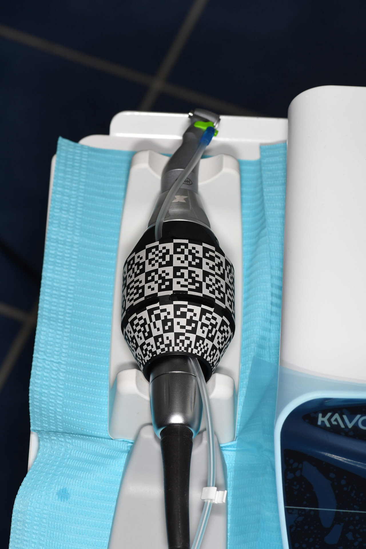 x-guide-proprietary-piece-and-handpiece