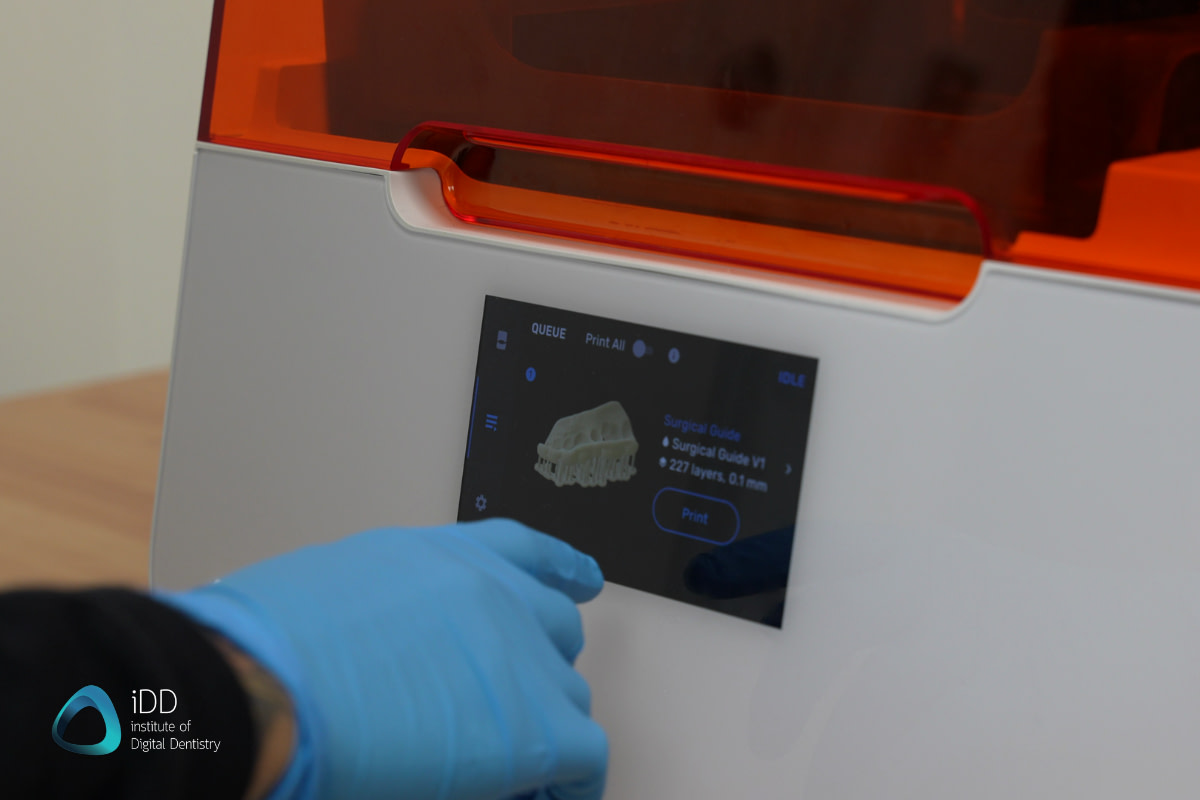 idd-3d-printed-surgical-guides-workflow-formlabs-3b+-3d-printer-set-up