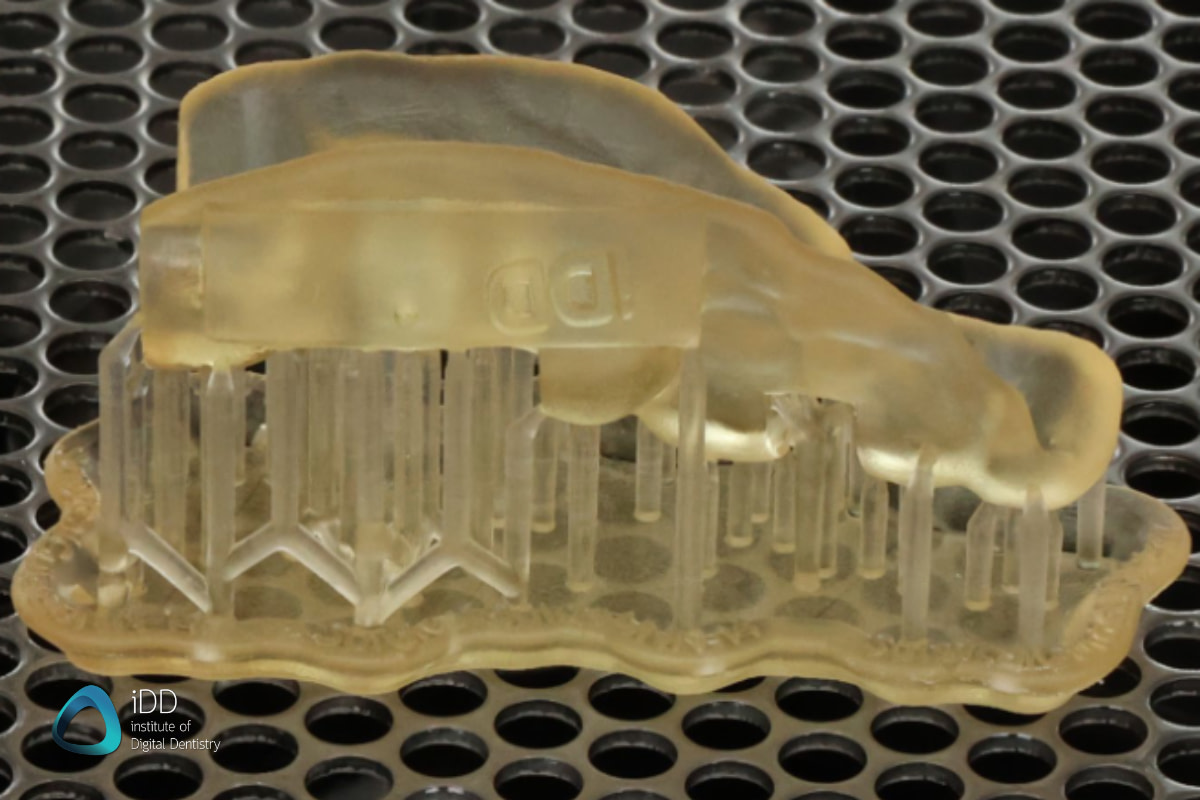 idd-3d-printed-surgical-guides-workflow-after-curing